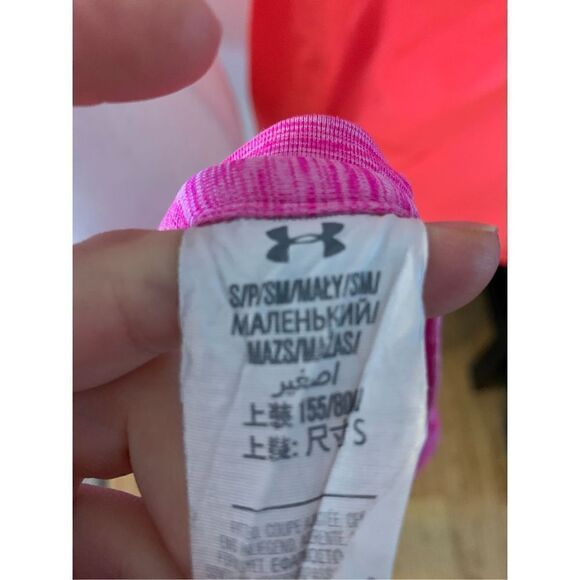 Under armor long sleeve shirt size small - Picture 4 of 5